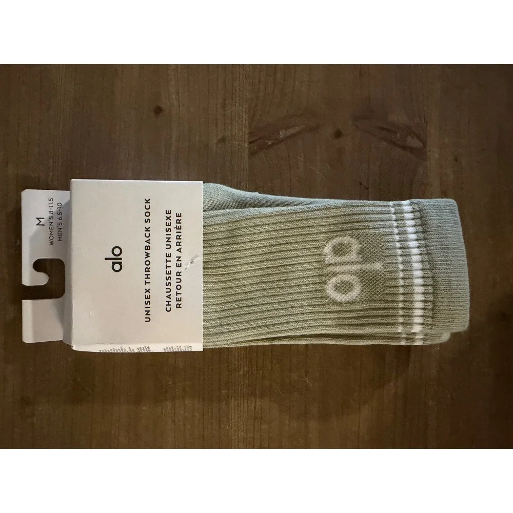 Alo Yoga Unisex Throwback Sock Limestone White Ribbed Crew Socks Size M NEW